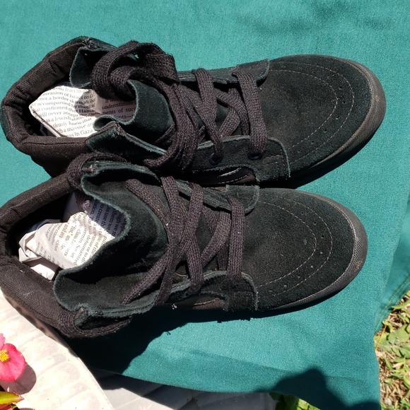 Vans Triple Black Hidden Heel Sneakers - Picture 2 of 5
